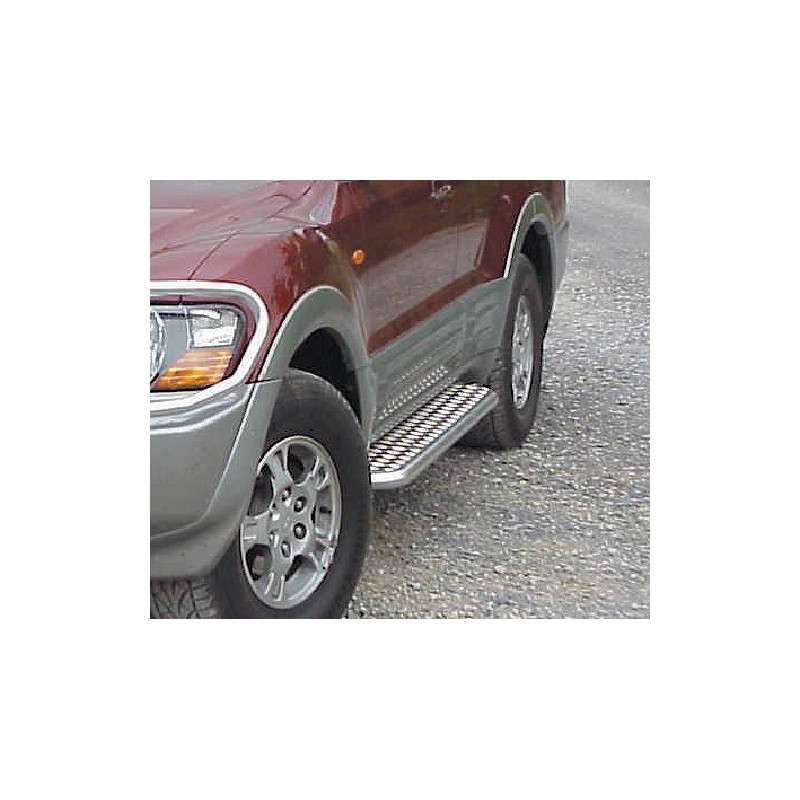 Jgo  de Estribos en plataforma negros  Montero Pajero  5 puerta