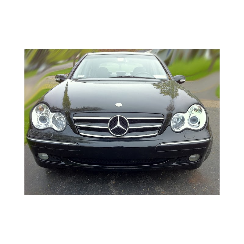 Parrilla delantera Mercedes W203 00 06 Negra look W204