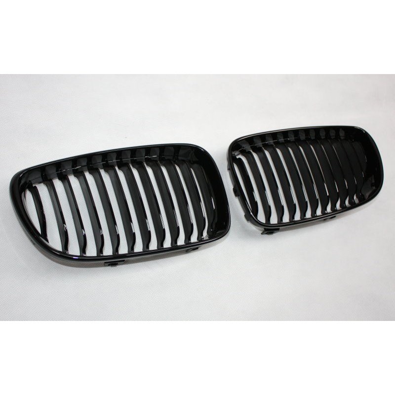 PARRILLAS DEPORTIVAS NEGRO BRILLO BMW E81 E82 E88 08 11