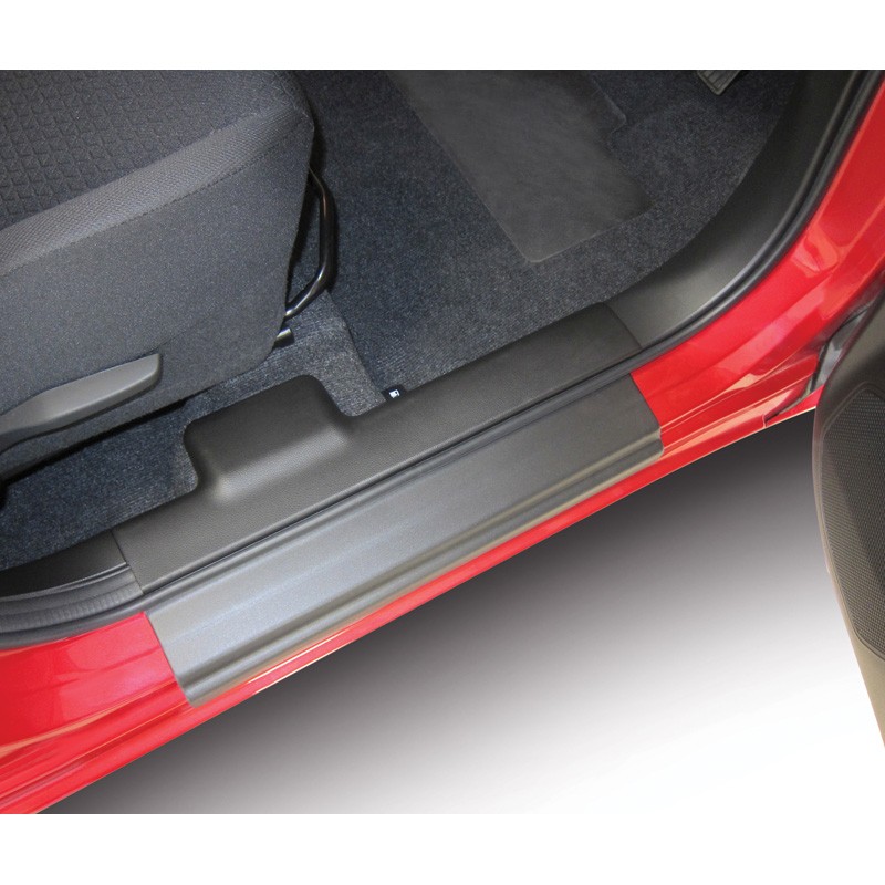 Protectores de umbral de puerta RGM Suzuki Swift IV de 5p inclui